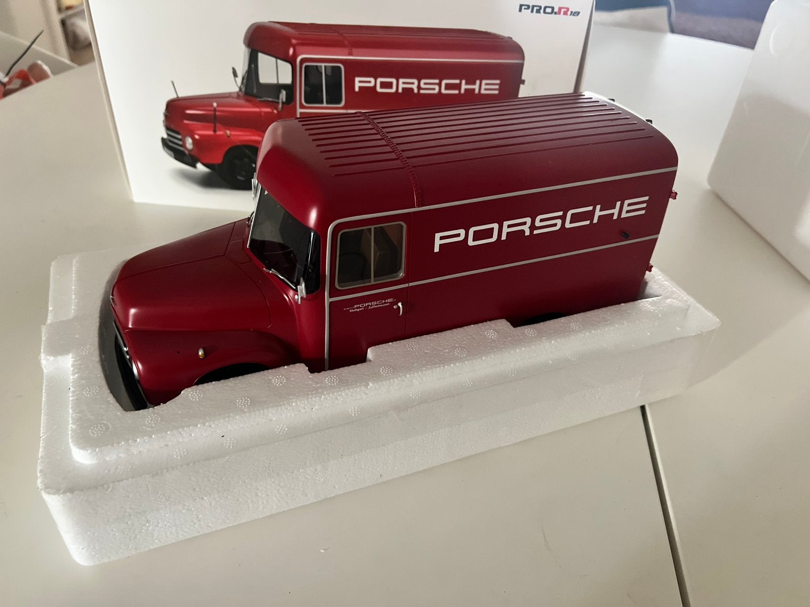 Schuco Pro.R18 Opel Blitz “Porsche”, Ophalen of Verzenden, Nieuw, Bus of Vrachtwagen, Schuco