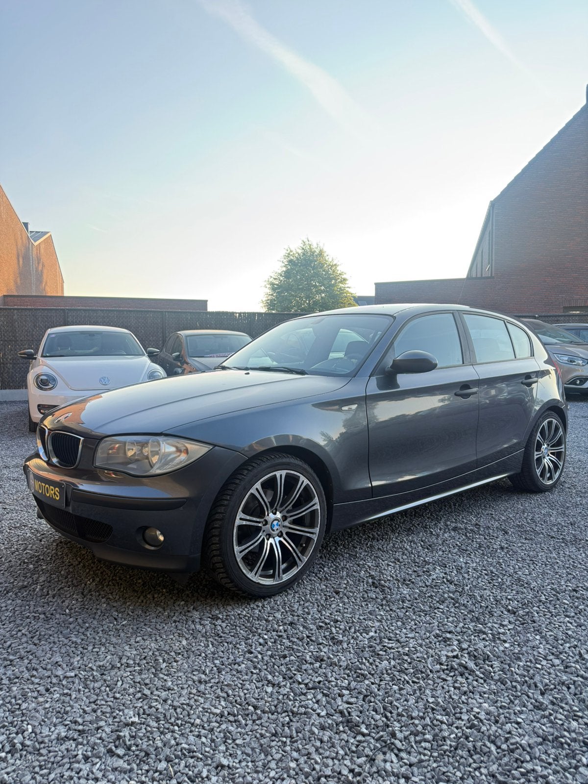 Bmw 120D. M47., Autos, BMW, Entreprise, Achat, Série 1, Air conditionné, Diesel, Euro 4, Hatchback, 5 portes, Boîte manuelle, Brun