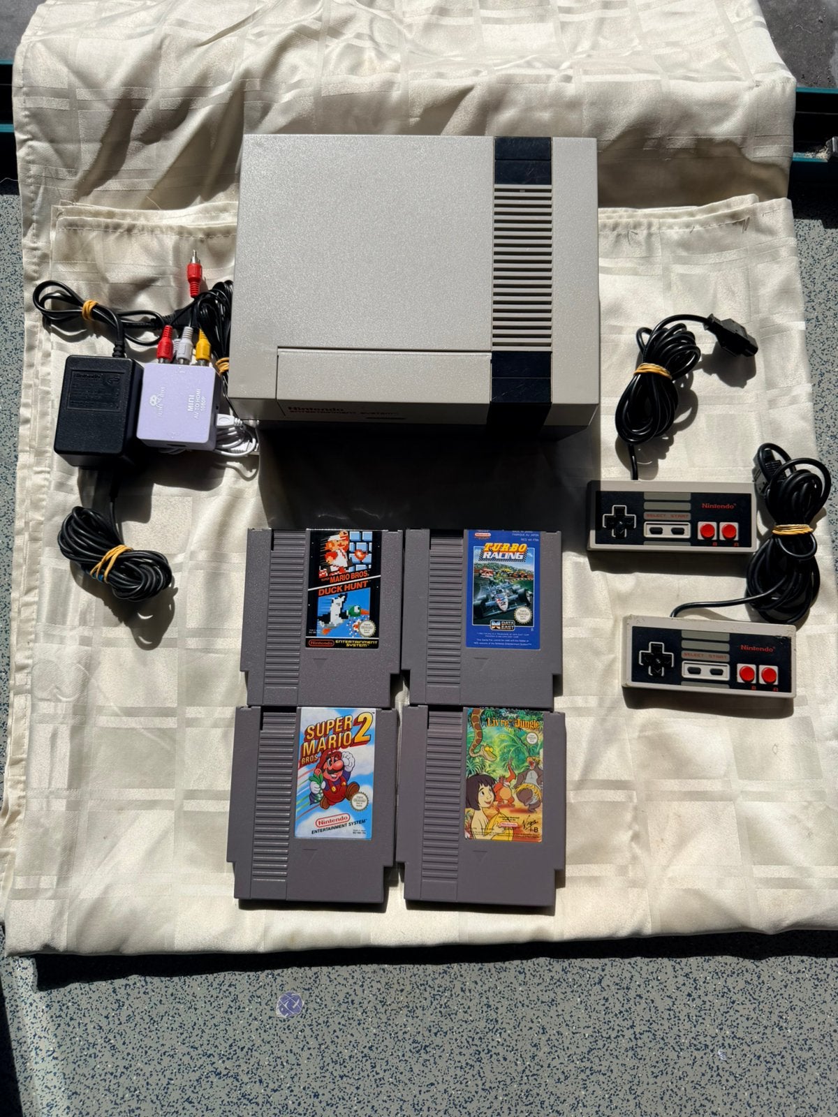Nintendo Nes+2manettes+4jeux Hdmi, Games en Spelcomputers, Spelcomputers | Nintendo NES, Zo goed als nieuw, Ophalen of Verzenden