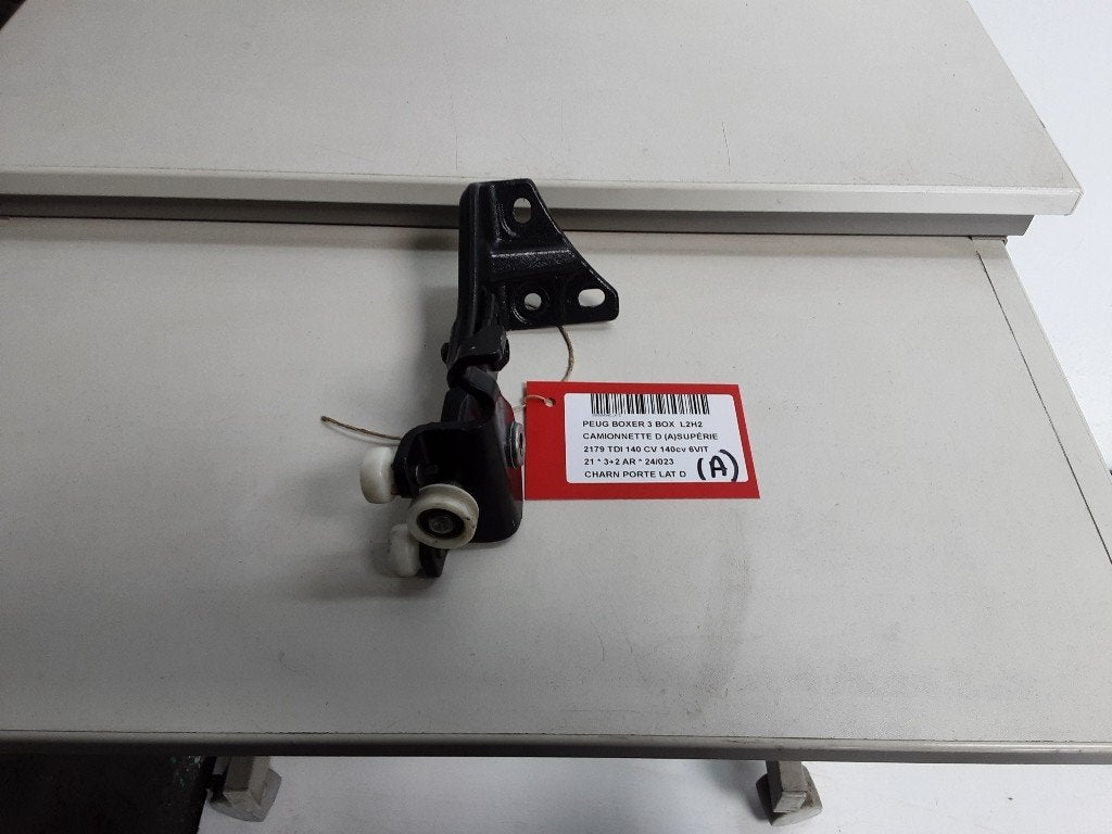 CHARNIERE DE PORTE Peugeot Boxer (U9) (01-2006/12-2023), Utilisé, Peugeot