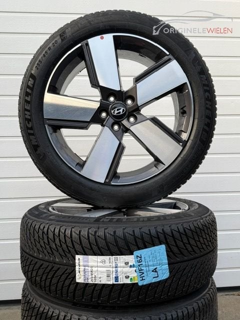 20 '' NIEUW ORIGINEEL Hyundai Santa Fe winterbanden winter s, Pneus et Jantes, Pneus hiver, 255 mm, Véhicule de tourisme