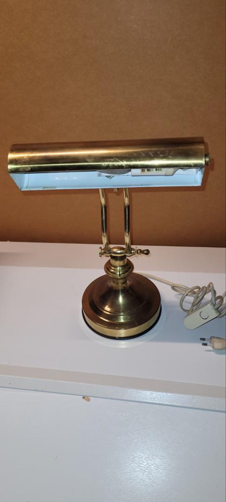 Bureaulamp koper, Enlèvement