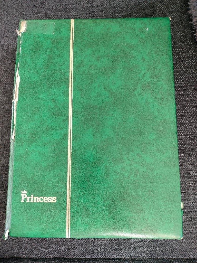 dik groen postzegelalbum merk Princess met 48 zwarte blz., Postzegels en Munten, Postzegels | Toebehoren, Verzenden, Verzamelalbum