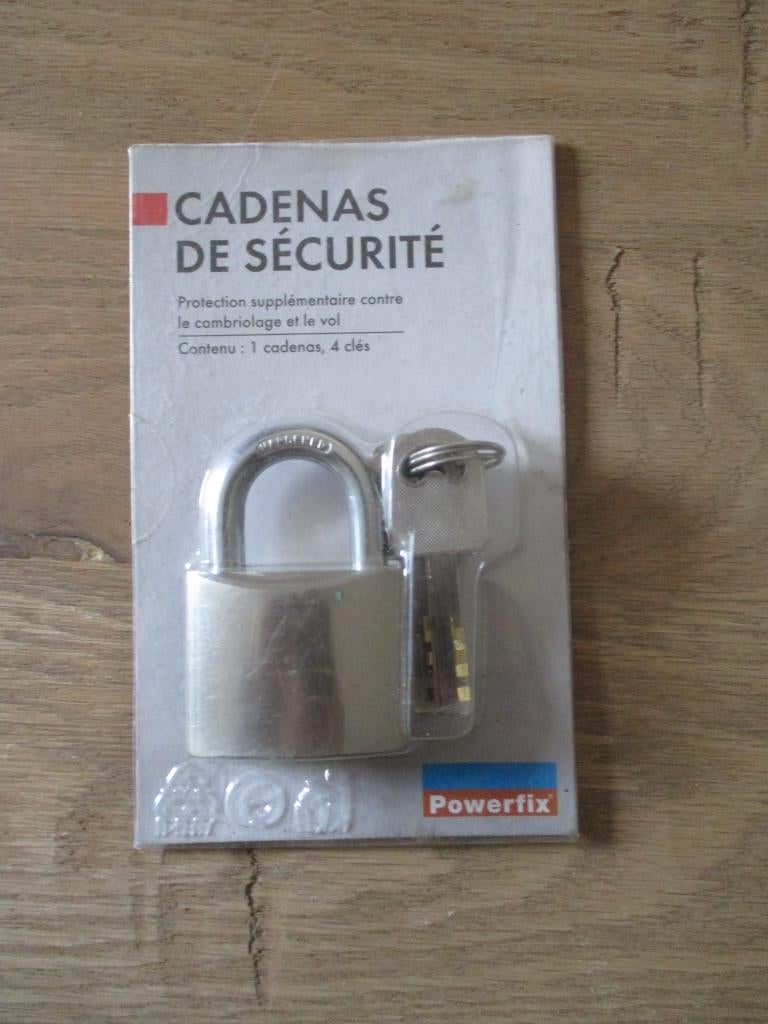 hangslot met 4 sleutels nieuw staal messing veiligheidslot, Ophalen of Verzenden, Nieuw, Overige materialen, Slot