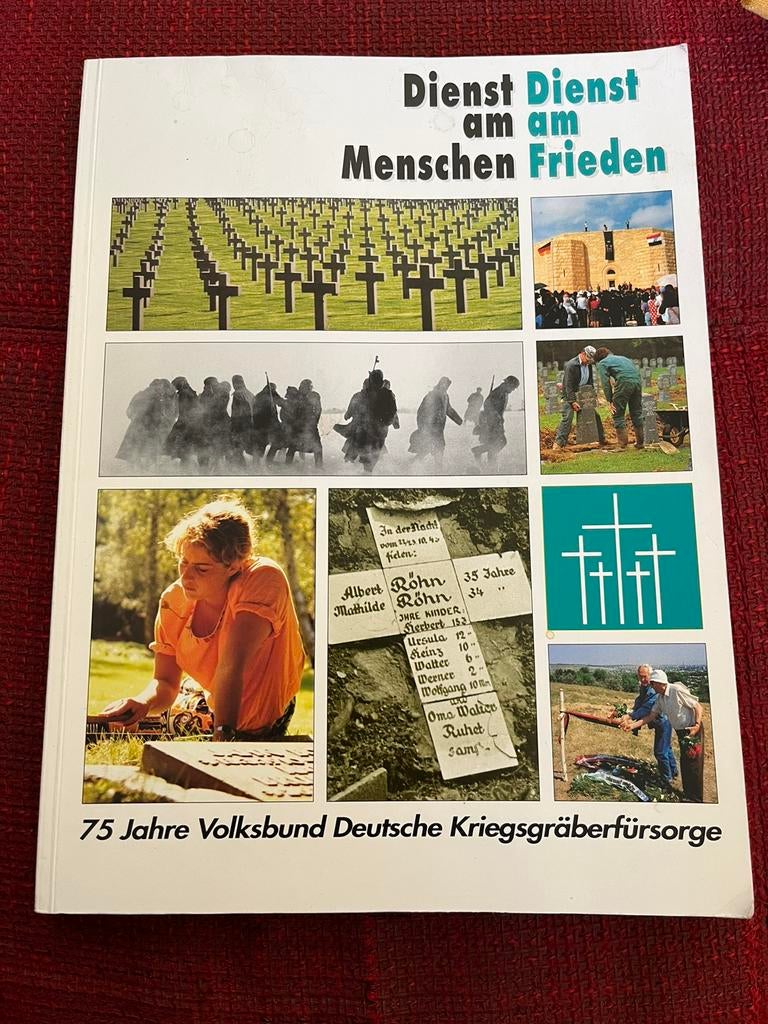 Boek Oorlog Dienst am Menschen Dienst am Frieden, Boeken, Ophalen, Zo goed als nieuw
