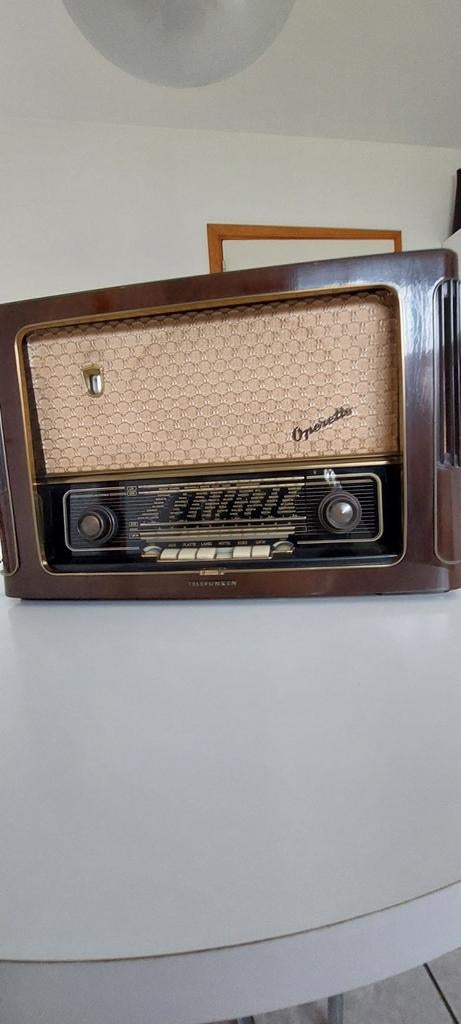 Vintage radio Telefunken Operette 6, Audio, Tv en Foto, Ophalen, Niet werkend, Radio