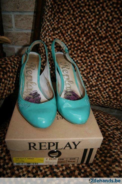 Mooie turquiose lak sandalen van Replay, Kleding | Dames, Schoenen, Ophalen of Verzenden, Gedragen, Overige kleuren, Overige typen