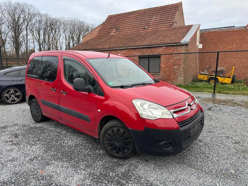 Citroen Berlingo 5pl 1.6hdi 2011  EURO 5 / Airco, Autos, Citroën, Rouge, Euro 5, Entreprise, Boîte manuelle