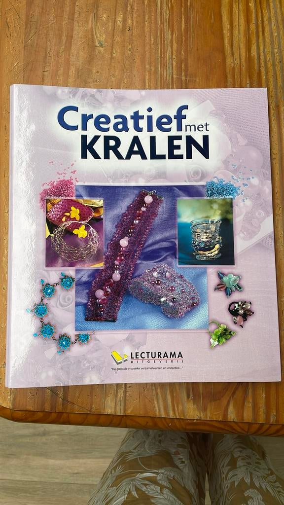 Creatief met kralen ( 22 hoofdstukken ), Boeken, Ophalen of Verzenden, Zo goed als nieuw