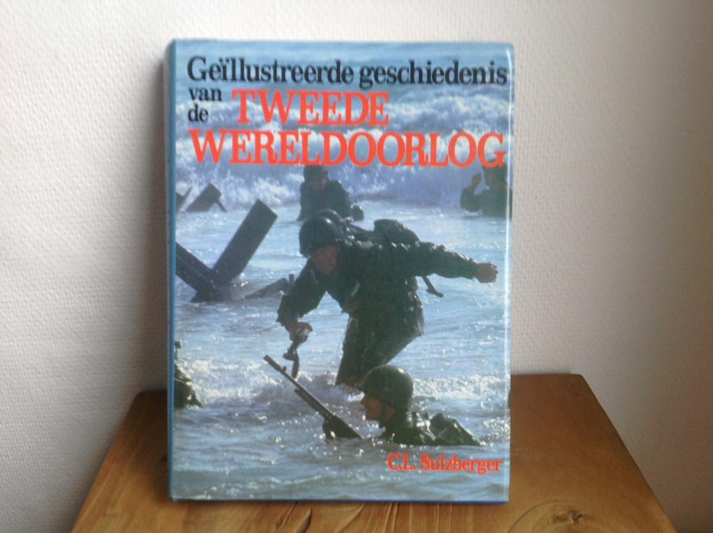 Geïllustreerde geschiedenis van de tweede wereldoorlog, Boeken, Ophalen, Tweede Wereldoorlog, Zo goed als nieuw