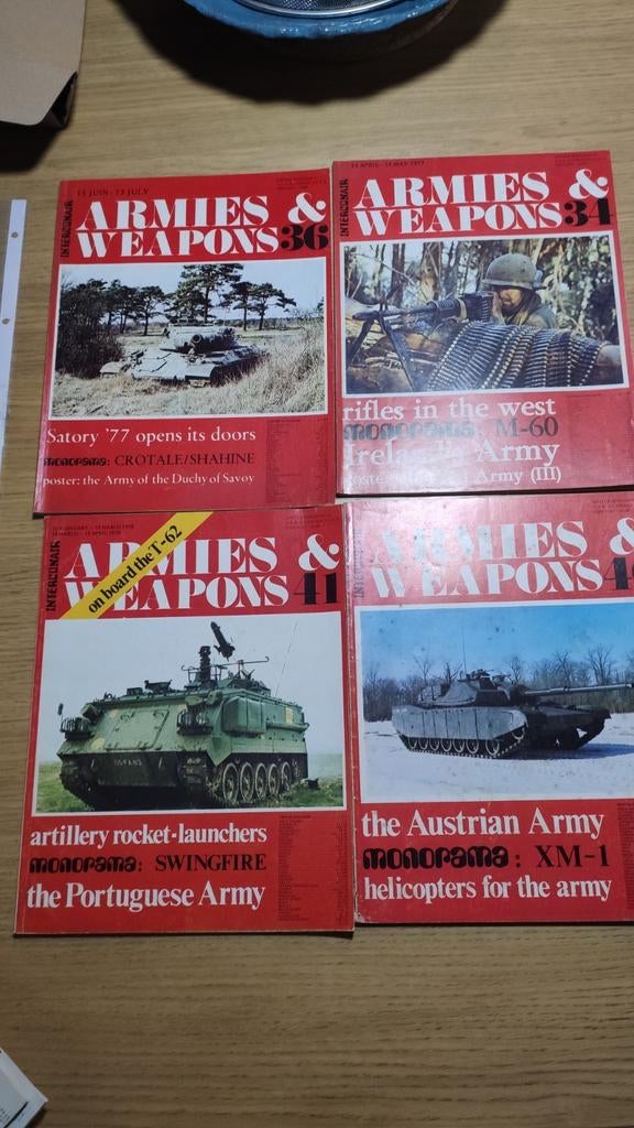 Armies & Weapons, 1978, éventuellement par pièce., Livres, Guerre & Militaire, Enlèvement ou Envoi, Utilisé