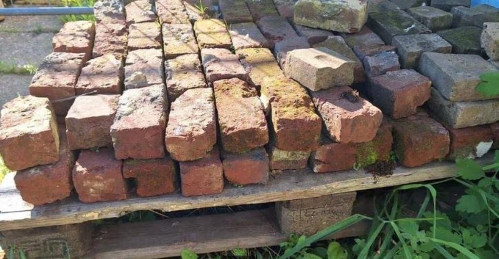 GRATIS bakstenen / stenen / boerkes, Ophalen, Gebruikt, Bakstenen