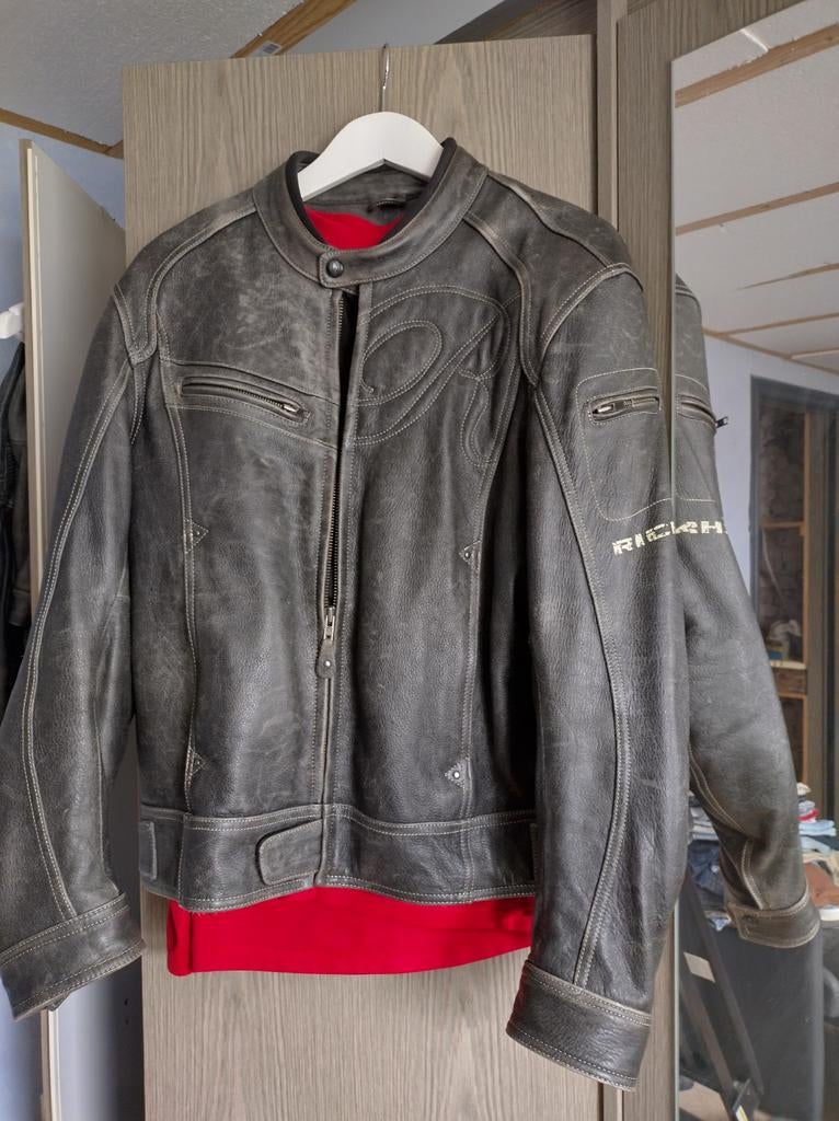Costume de moto, Enlèvement