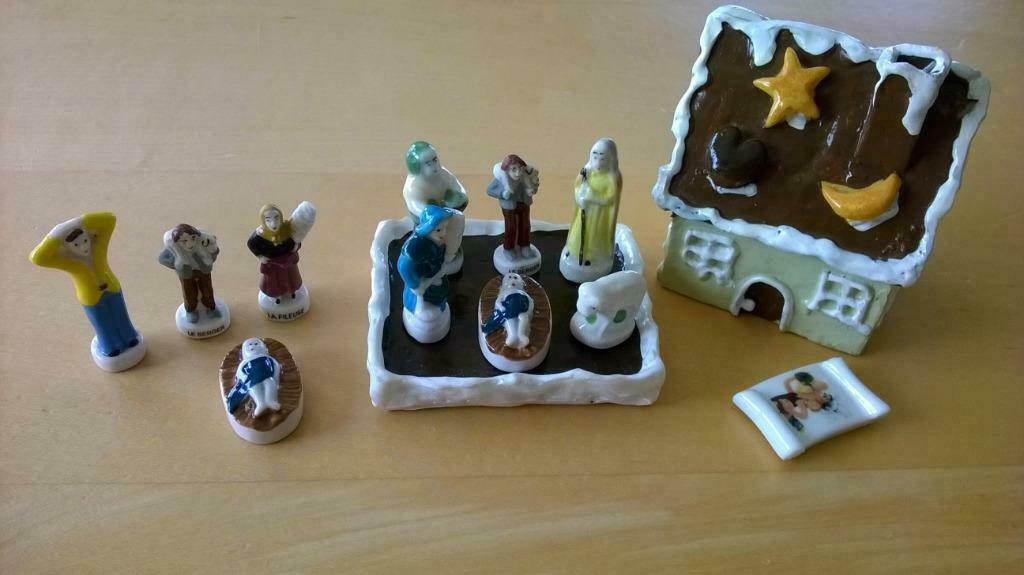 Santons / fèves de galette des Rois, avec maisonnette, Enlèvement ou Envoi, Comme neuf, Article de fête
