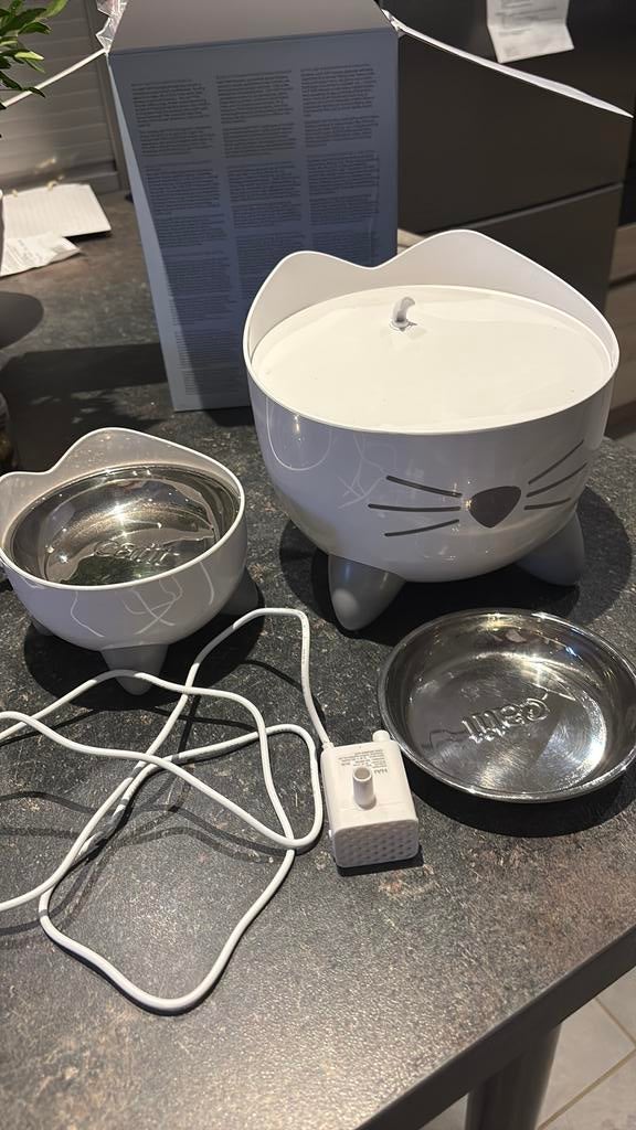 Fontaine a eau pour chat, Enlèvement ou Envoi, Neuf
