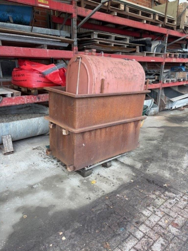lekbak voor mazout, Ophalen, Gebruikt