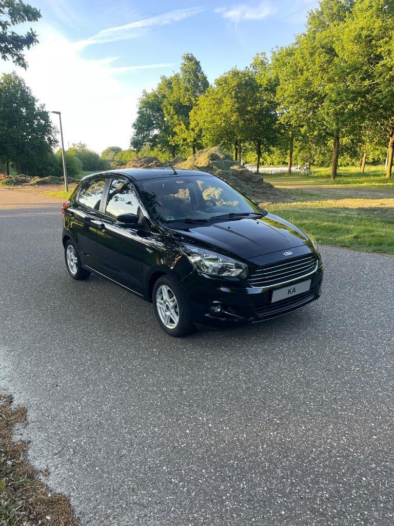 Ford ka+ plus in nieuwstaat 11000 km dealer onderhouden, Achat, Ka, Boîte manuelle, Noir