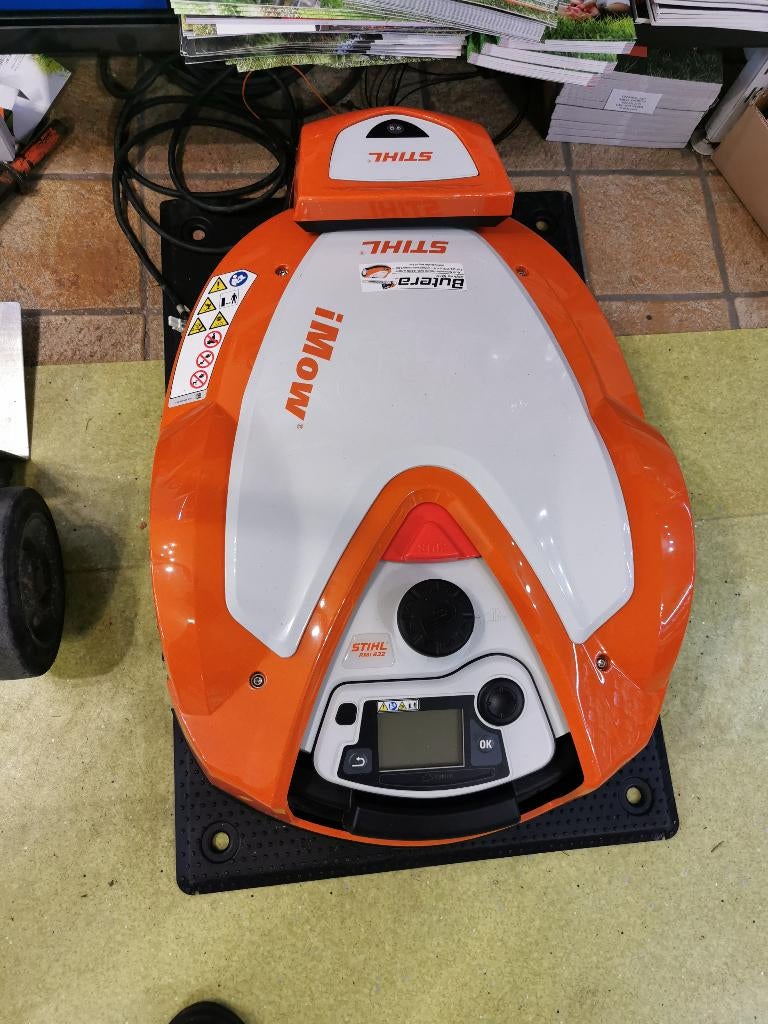 ROBOT STHIL, Stihl, Avec capteur de pluie, Enlèvement, Utilisé
