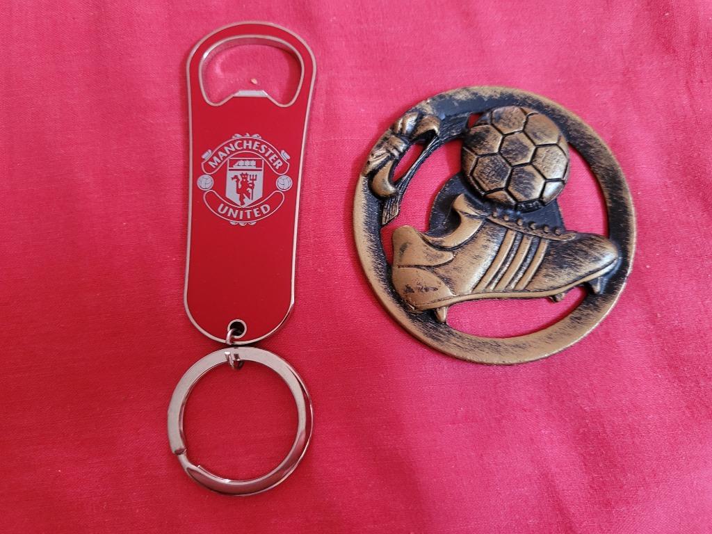 MANCHESTER UNITED, Porte clés (+ ouvre bouteille) neuf.., Enlèvement ou Envoi, Neuf, Sport