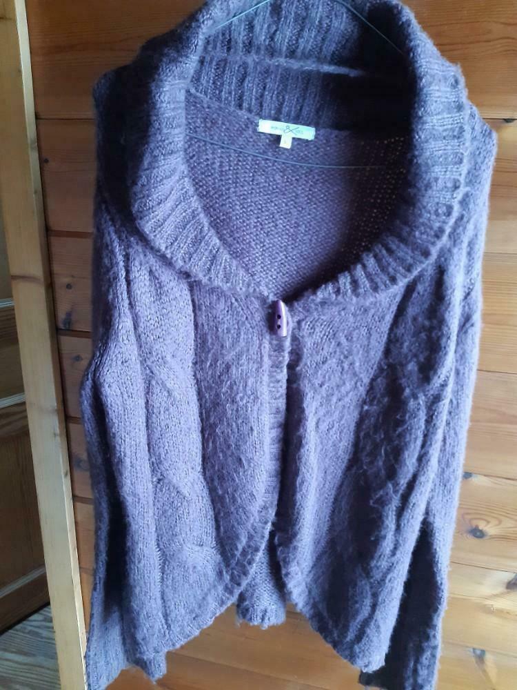 Cardigan, Enlèvement