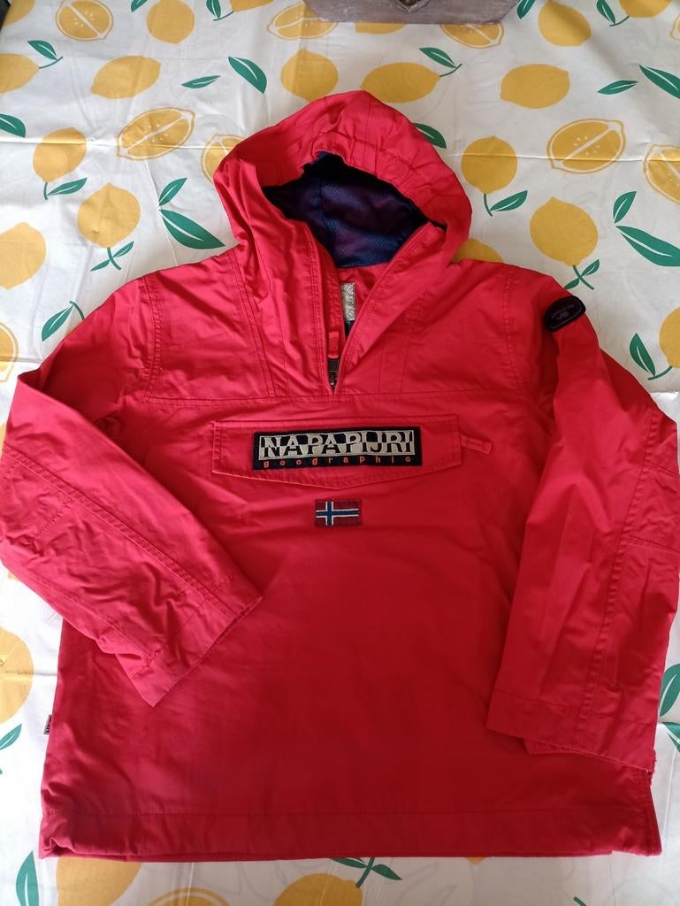 Rode jas Napapijri Maat 140, Ophalen of Verzenden, Zo goed als nieuw, Jas