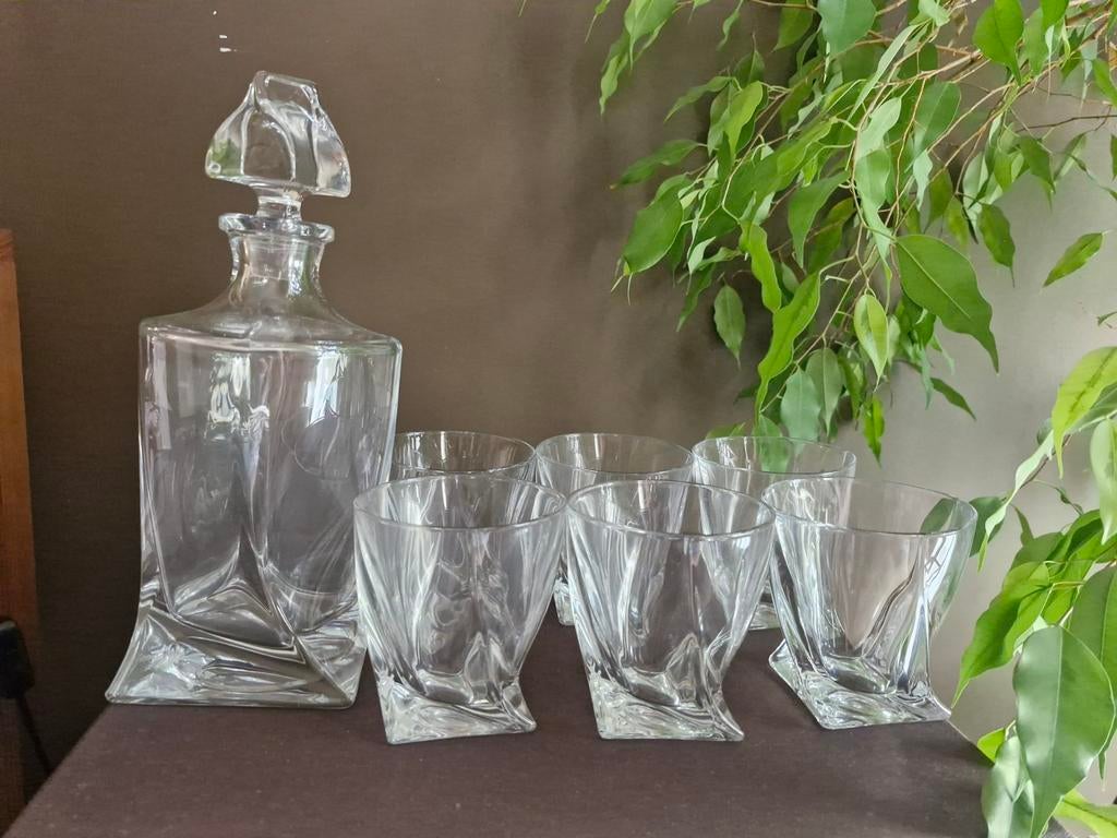 Carafe à whisky et 6 Verres
Série Bohemia Crystalline, Antiquités & Art, Antiquités | Verre & Cristal, Enlèvement