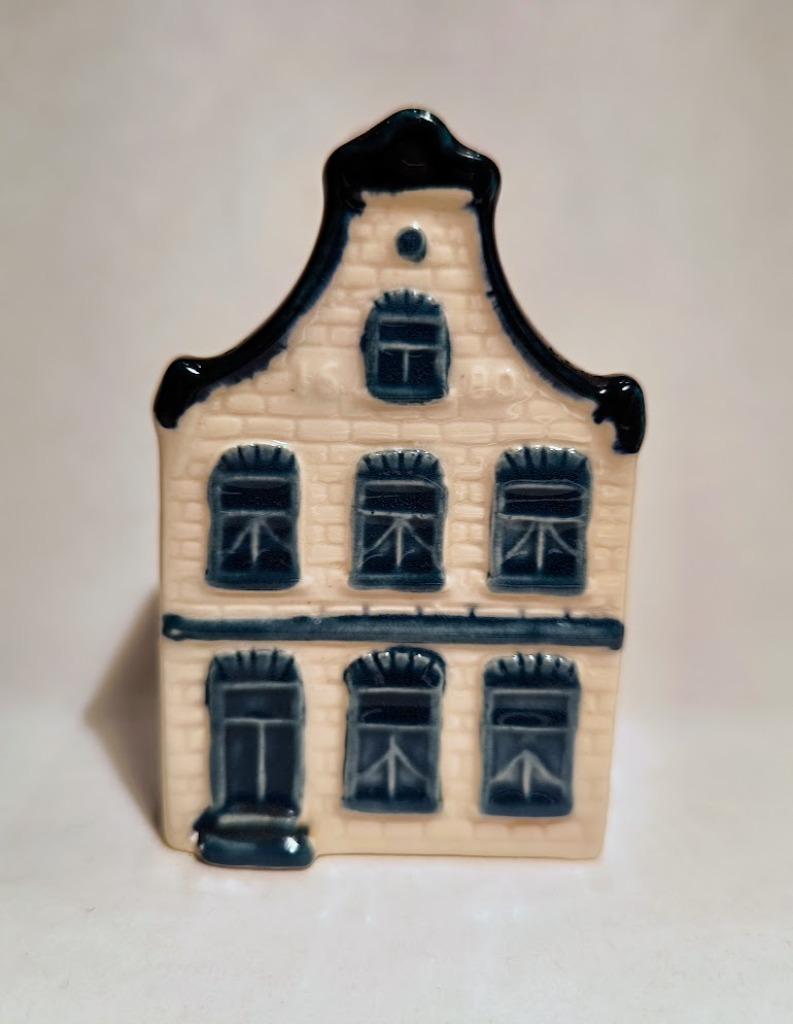KLM huisje nr 5 is onbekend.(1952), Ophalen