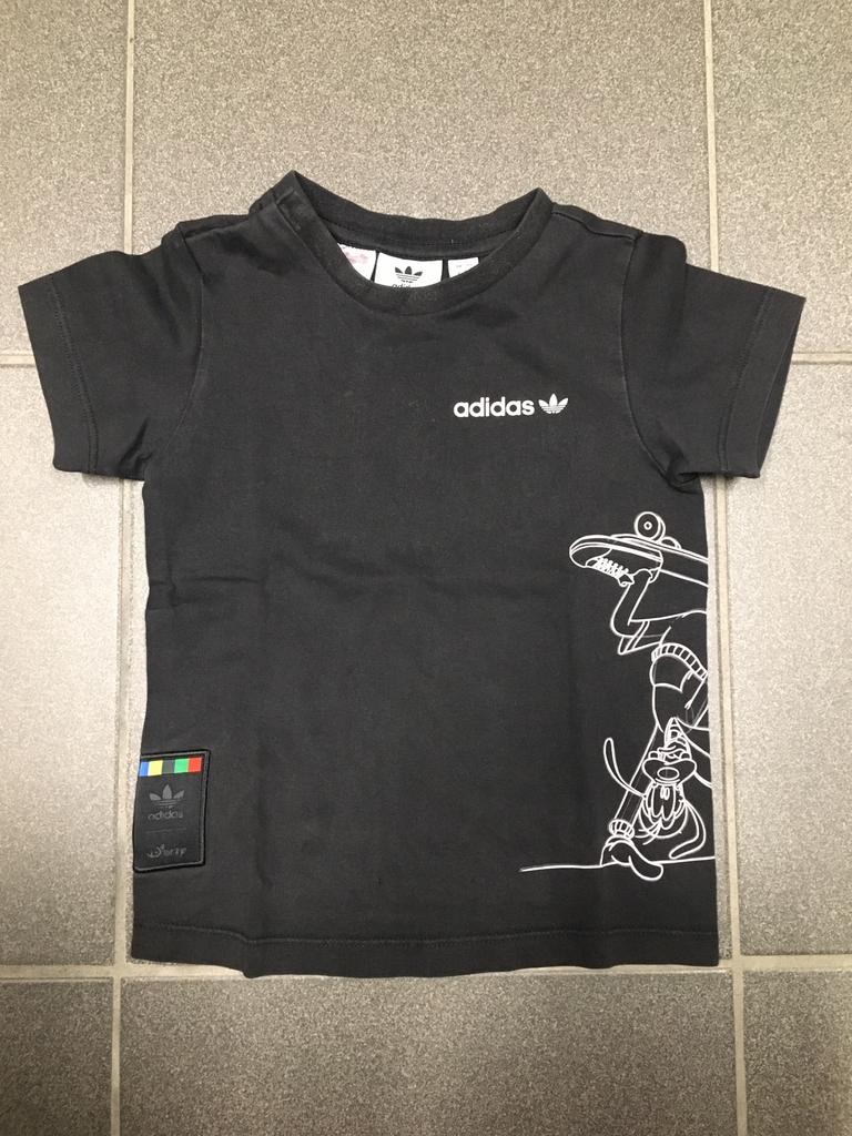 T-shirt maat 86, Kinderen en Baby's, Babykleding | Maat 86, Adidas, Gebruikt, Ophalen of Verzenden, Jongetje