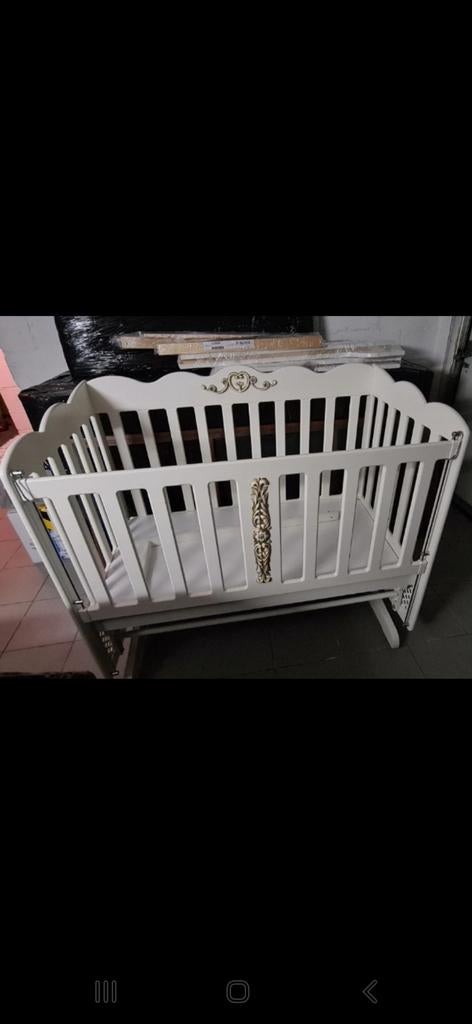 Prachtige baby bed, Ophalen, Zo goed als nieuw