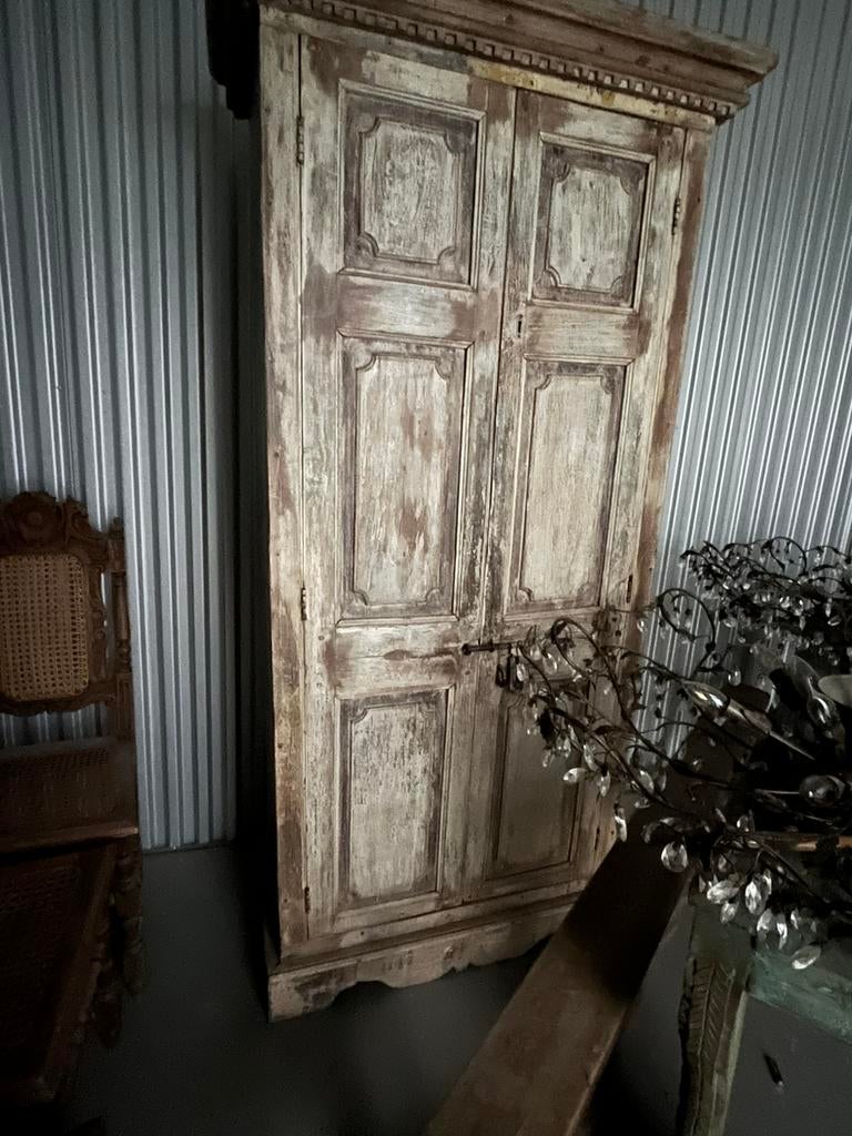 Antieke houten kast – originele patina – karakterstuk, Antiek en Kunst, Antiek | Meubels | Kasten, Ophalen