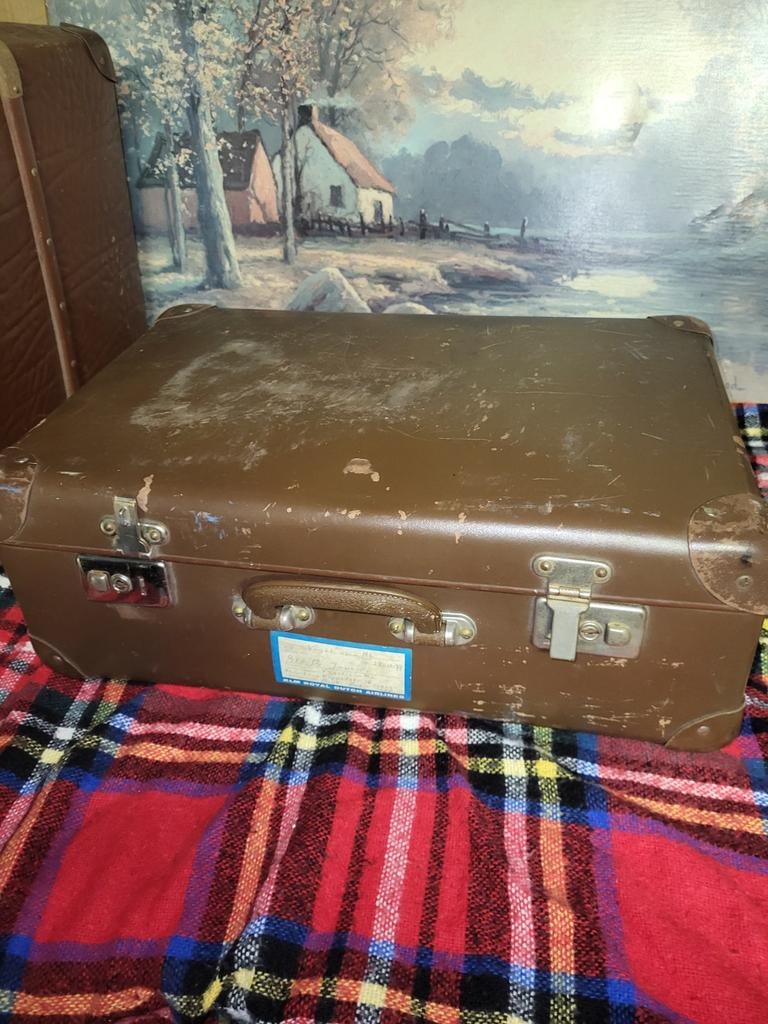 Oude vintage reis koffer zeer decoratief in oldtimers, Particulier, Te koop
