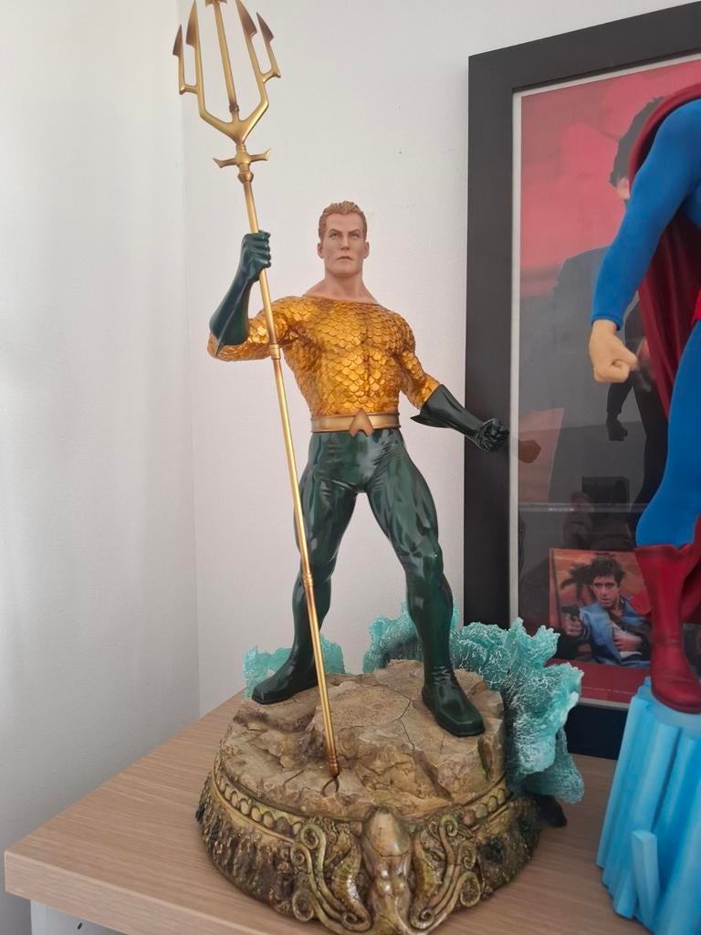 Aquaman Premium Format Sideshow, Ophalen