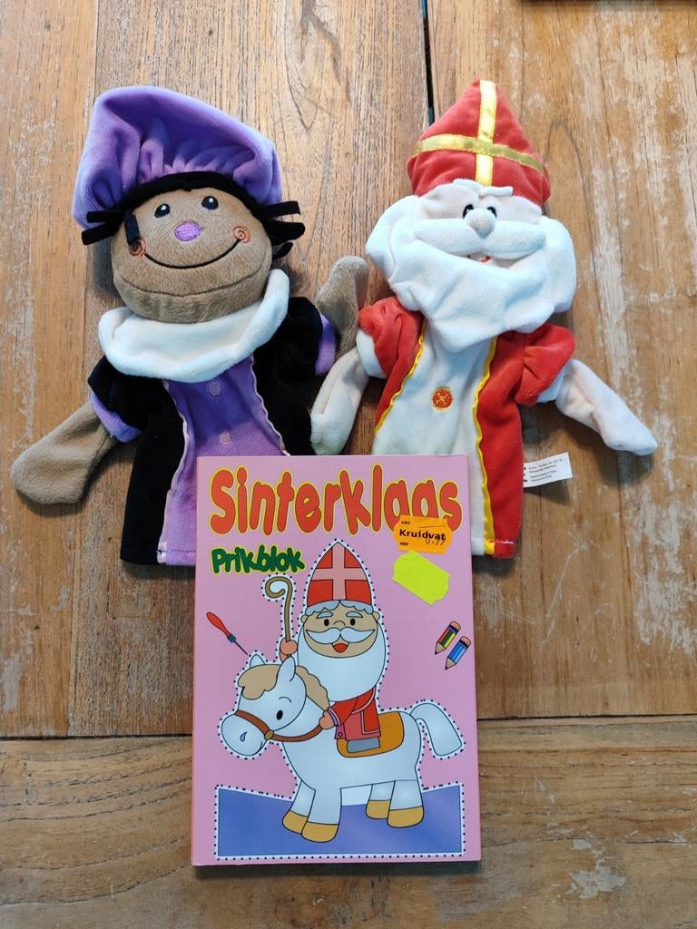 2 handpoppen en een prikblok, Ophalen