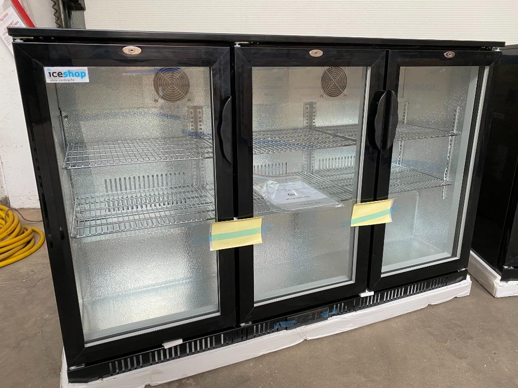 Gekoelde bar achteraan met 3 glazen deuren, Zonder vriesvak, Minder dan 85 cm, 200 liter of meer, 60 cm of meer