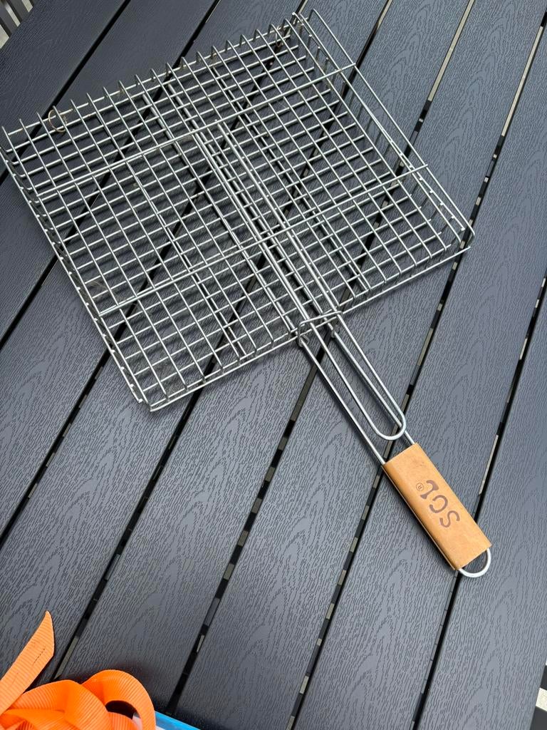 Bbq vleesrooster / vleeshouder, Ophalen, Zo goed als nieuw