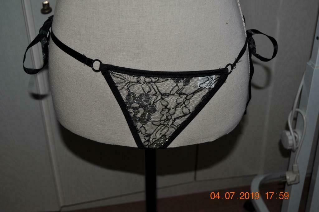 LOT 44 ; string original, MET, Enlèvement ou Envoi, Noir, String