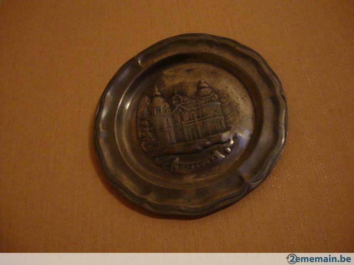 Assiette en étain