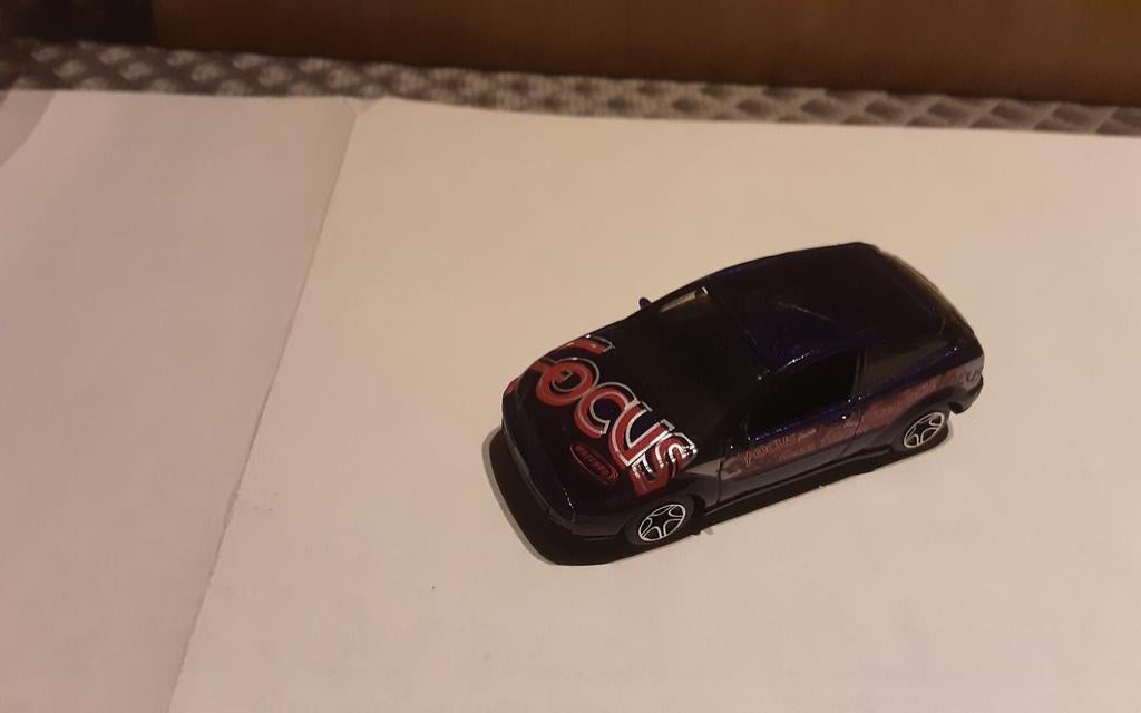Ford focus miniatuur, Hobby & Loisirs créatifs, Voitures miniatures | 1:50, Enlèvement ou Envoi, Comme neuf, Matchbox
