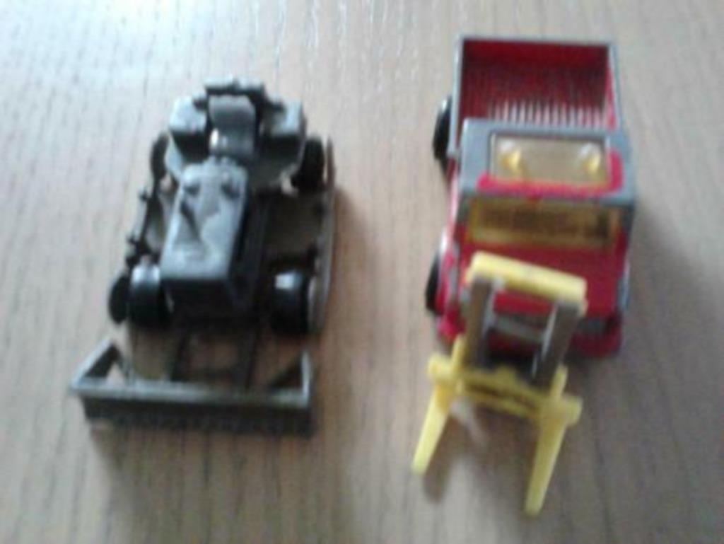 lot 2 voitures miniatures MAJORETTE Hanomag - Unimog, Ophalen of Verzenden, Gebruikt, Majorette