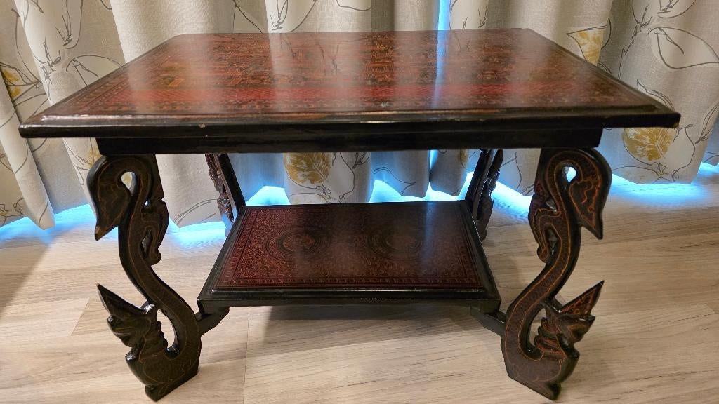 Tafel Thailand gelakt, Ophalen