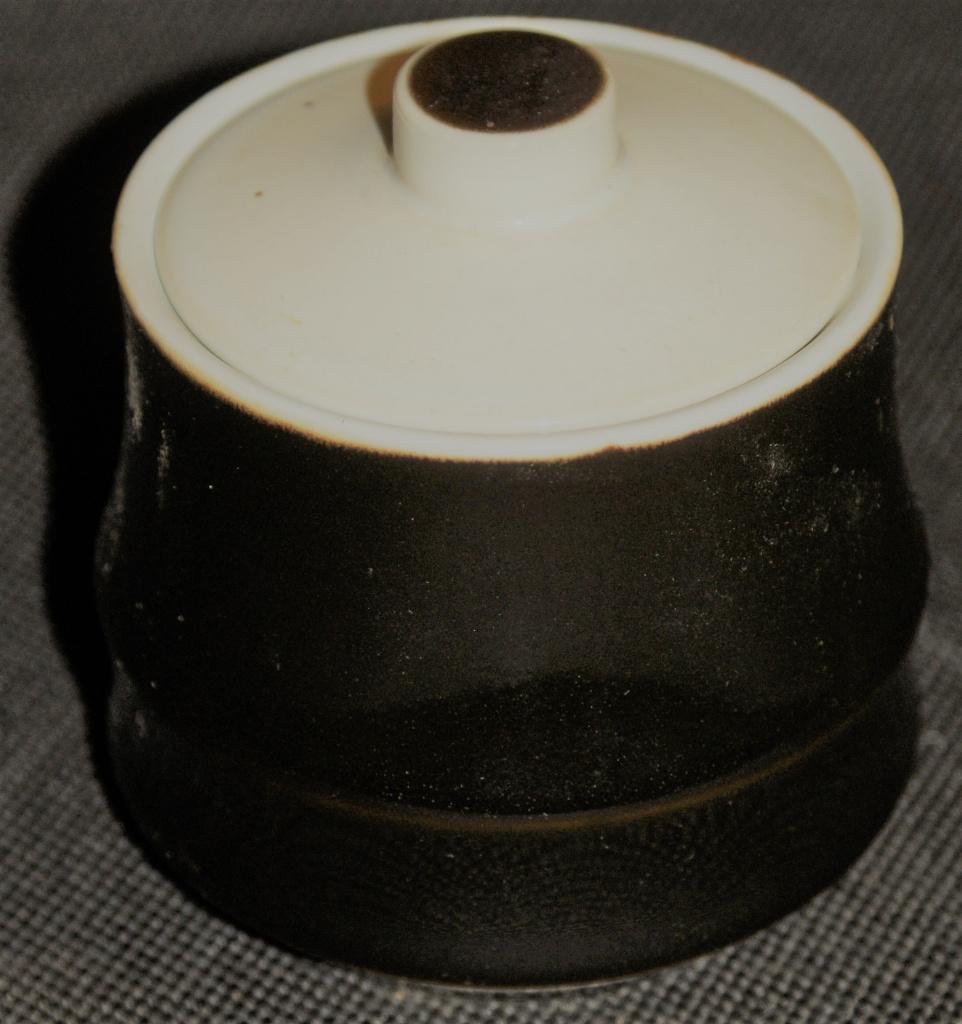 STONEWARE JPAAN ancien sucrier en faïence avec couvercle, Antiquités & Art, Enlèvement ou Envoi