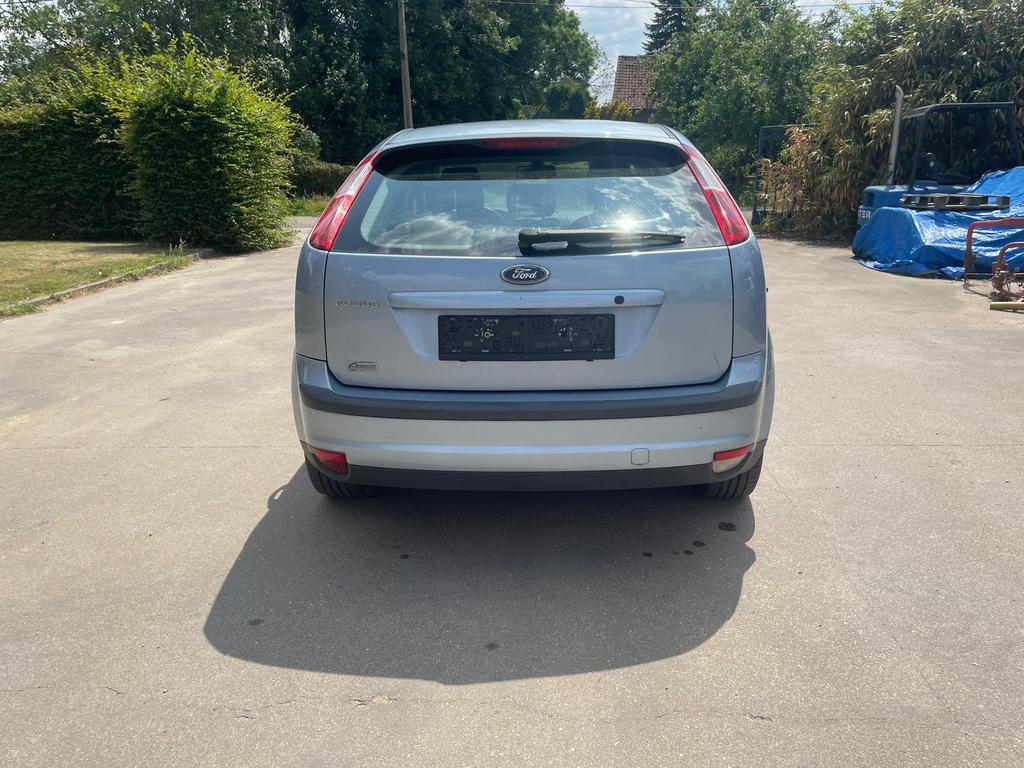 FORD FOCUS 1.6BENZINE MET DIGITALE AIRCO KEYLEES GO, Autos, Focus, Achat, Boîte manuelle, Noir