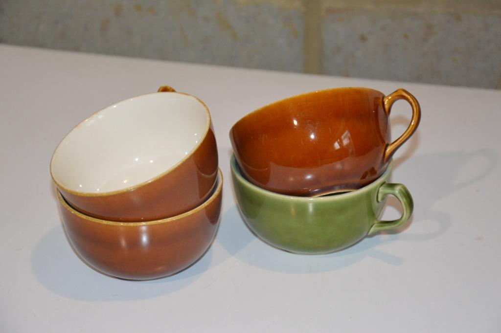 AV. TASSES VERTE ET BRUNE BOCH, Enlèvement ou Envoi