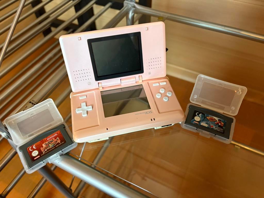 Roze nintendo ds met 2 spellen, Consoles de jeu & Jeux vidéo, Enlèvement, Utilisé, Rose
