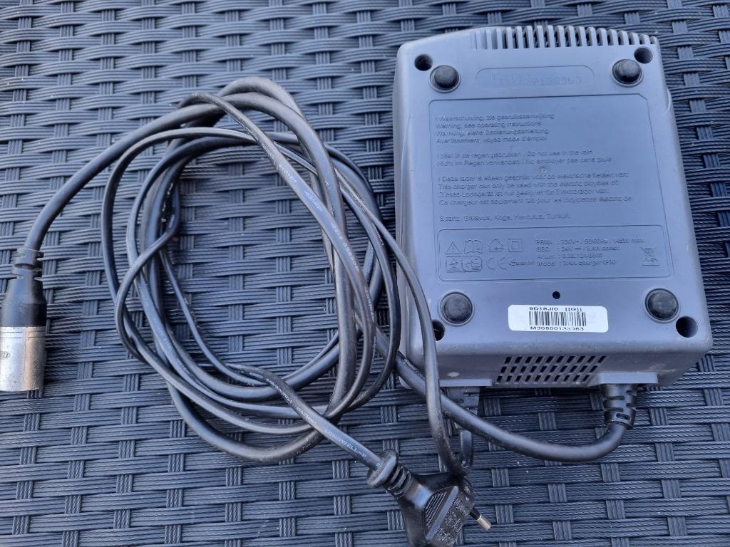 Acculader elektrische fiets Koga, Sparta, Batavus 3-pins-34V, Ophalen of Verzenden, Gebruikt