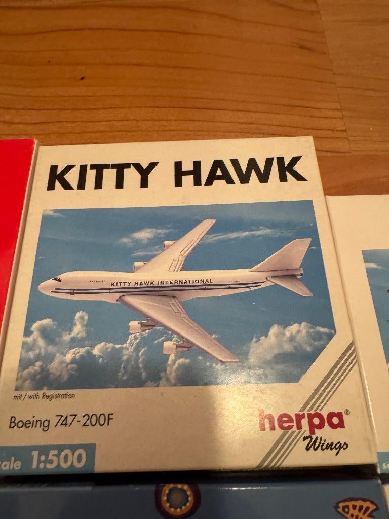 Kitty Hawk - Boeing 747-200F - Herpa Wings, Overige merken, 1:200 of kleiner, Ophalen of Verzenden, Zo goed als nieuw