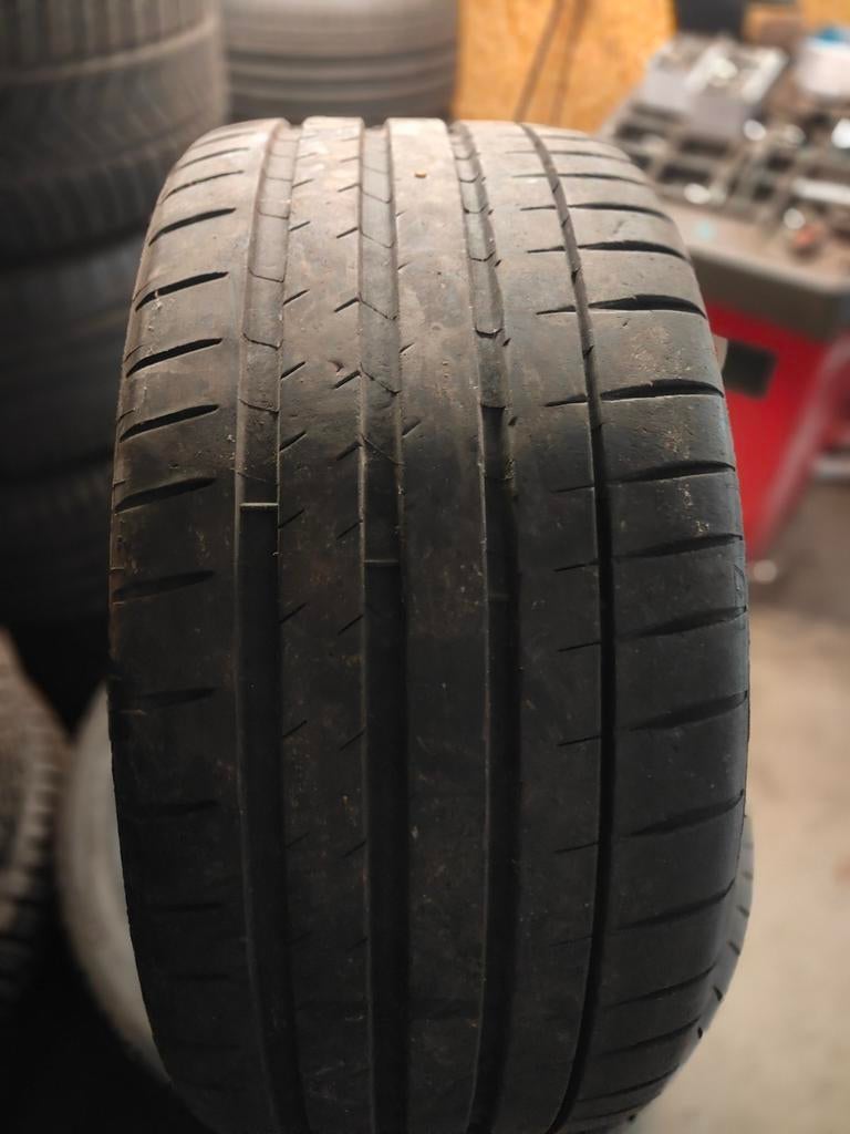 235/35r20 Pirelli 60€ per stuk, Ophalen of Verzenden