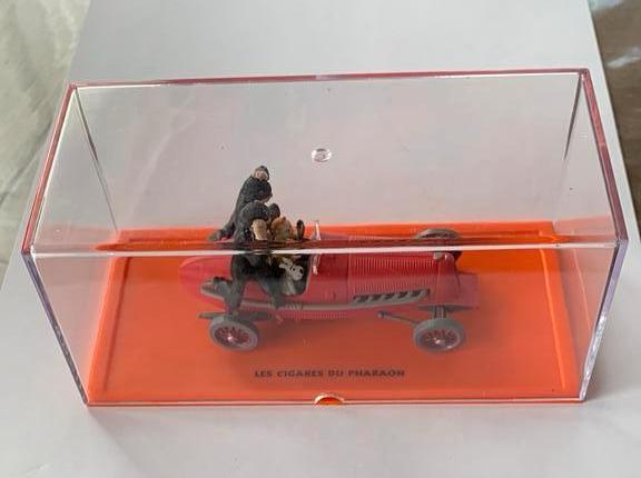 Kuifje auto de rode racewagen de sigaren van de farao, Verzamelen, Stripfiguren, Zo goed als nieuw, Beeldje of Figuurtje, Kuifje