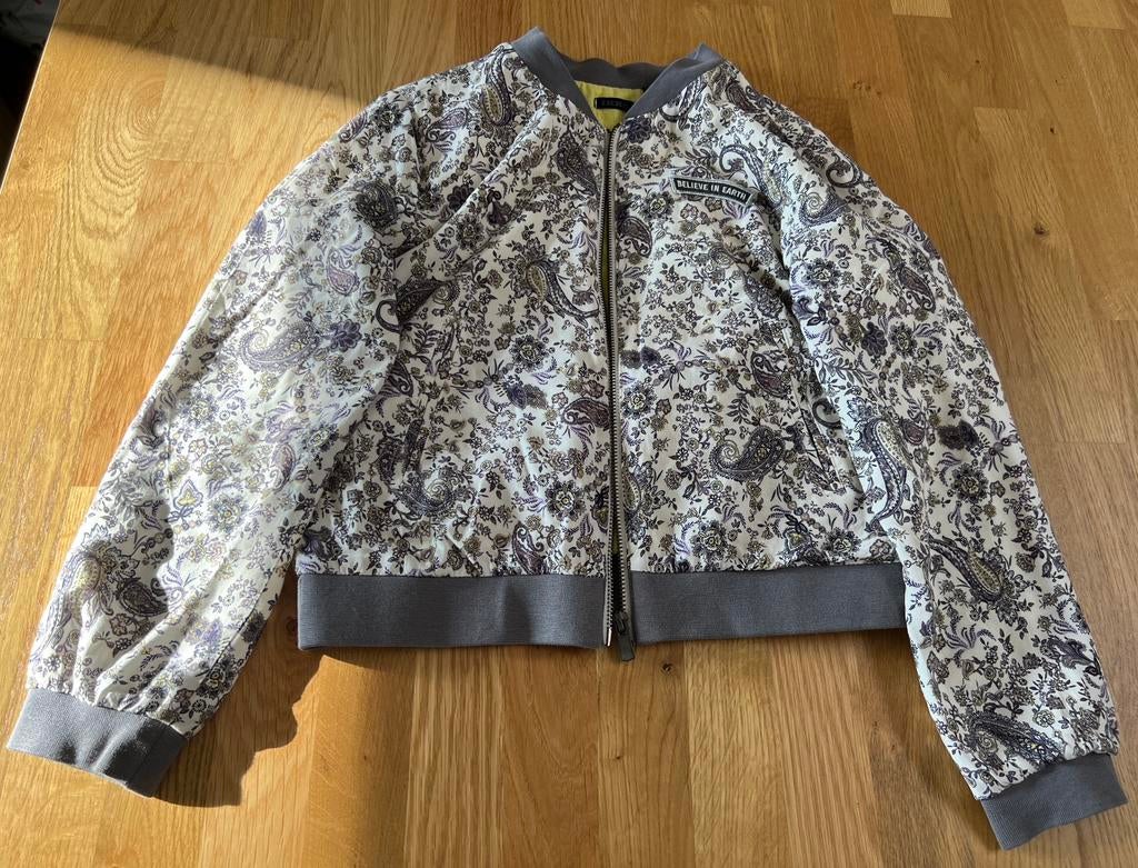 Blouson leger IKKS t.140, Enlèvement ou Envoi, IKKS, Comme neuf, Fille