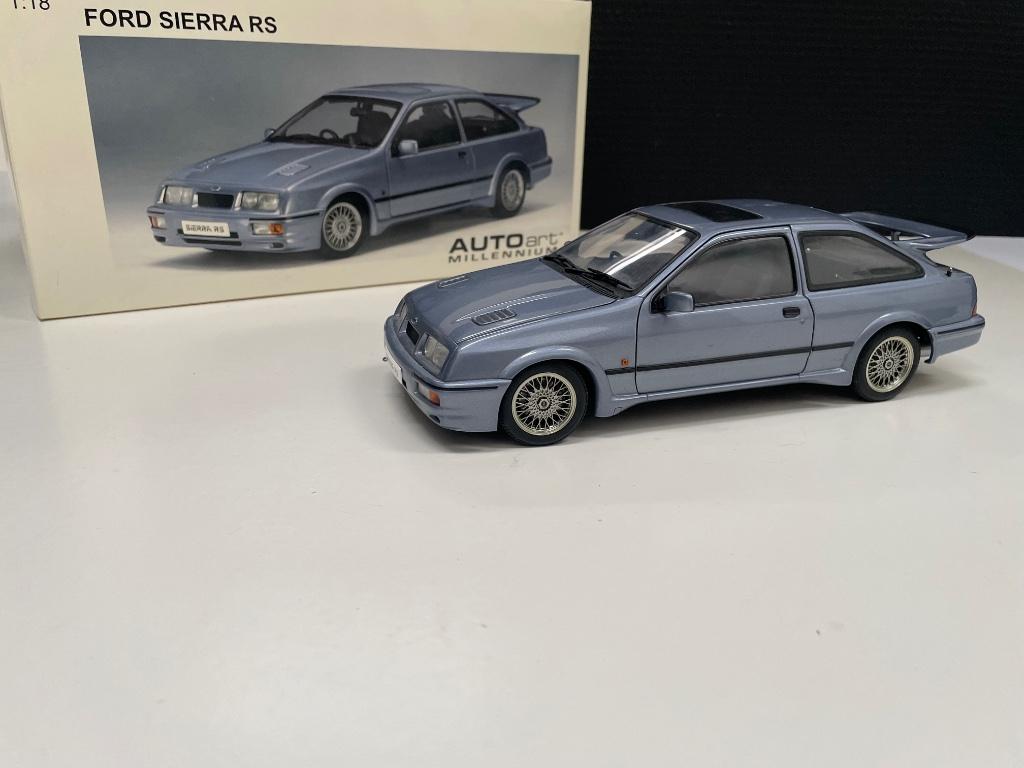Ford Sierra cosworth rs 1/18 autoart modelwagen, Enlèvement, Comme neuf